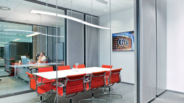 La salle de réunion d'Audi, mise en lumière par une solution d'éclairage de Philips