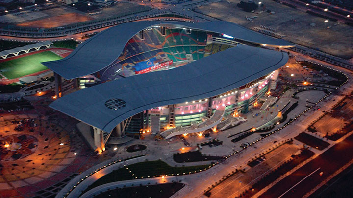 Het Guangzhou Olympisch Stadion, verlicht met producten van Philips