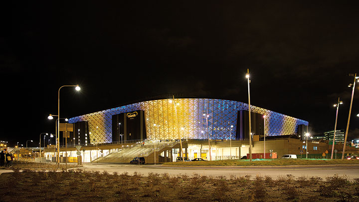 Aantrekkelijke exterieurverlichting van de Friends Arena, Zweden, met Philips architectuurverlichting 
