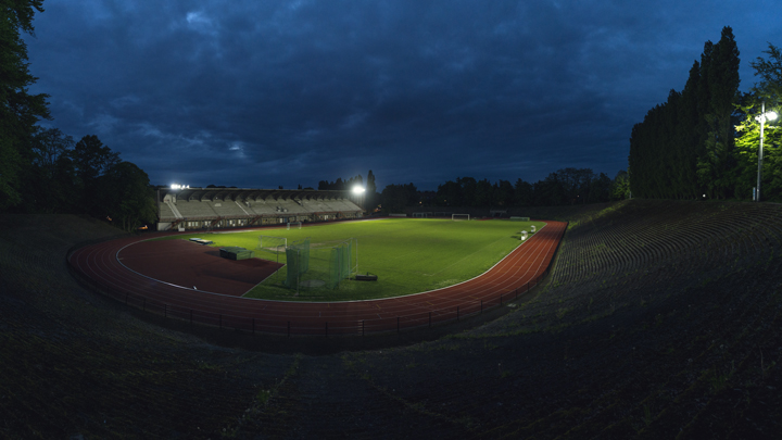 La commune bruxelloise de Watermael-Boitsfort est la première en Belgique à combiner, sur un terrain de sport, éclairage LED et système de gestion PerfectPlay.
