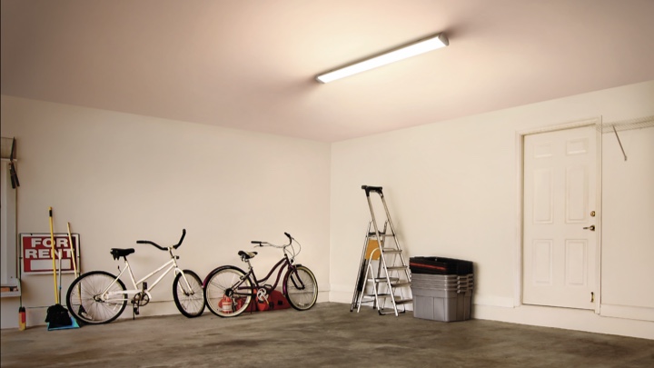 Plafondlamp in een garage