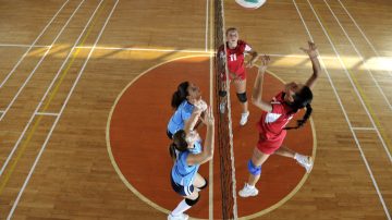 Verlichting voor multifunctionele sporthallen - Philips schijnwerperverlichting